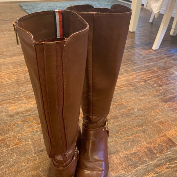 Geneo Tall Riding Boot -Has gold TH on the sides. - Picture 11 of 12